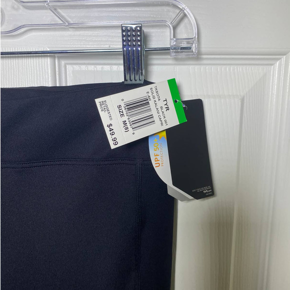 TYR Solid Black Capri leggings size M (8) NWT - Picture 3 of 6